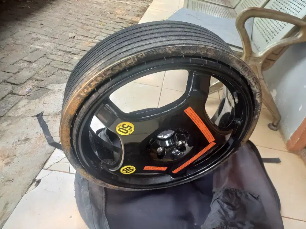 Ban cadangan Mercedes-Benz