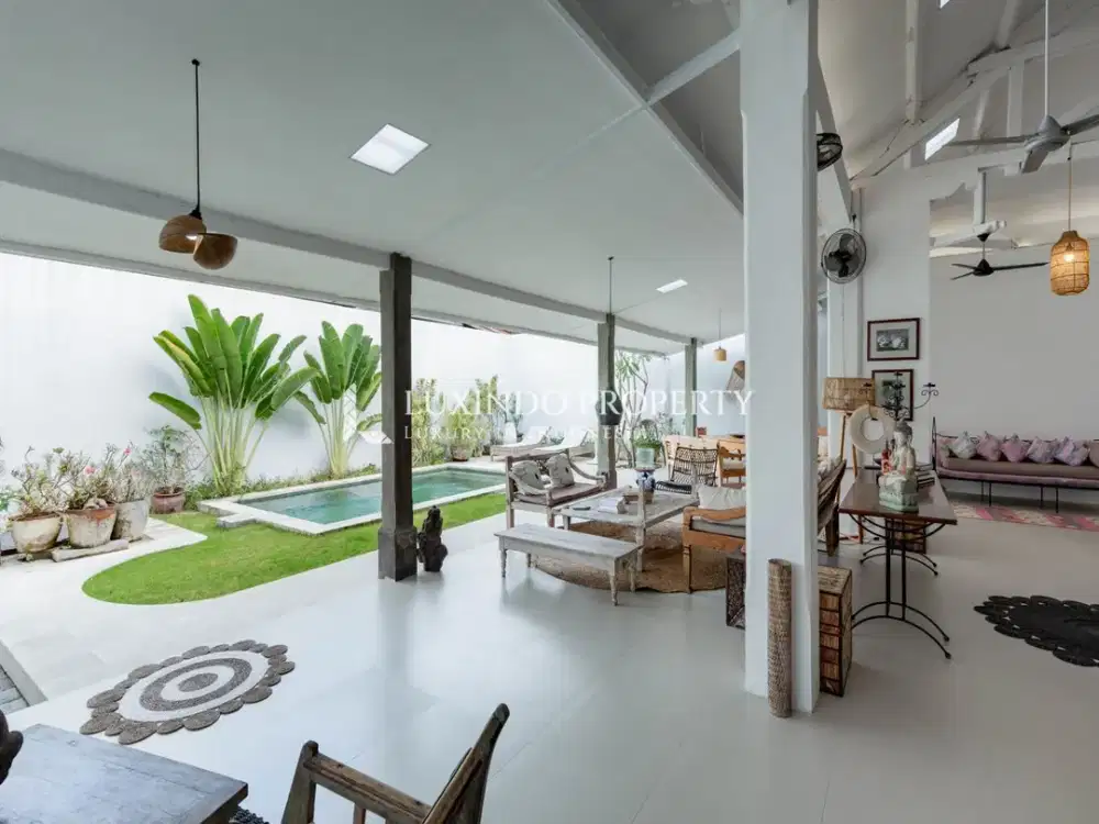 DISEWAKAN TAHUNAN VILLA DENGAN 2 KAMAR TIDUR DI KUNTI, SEMINYAK - Thumbnail 6