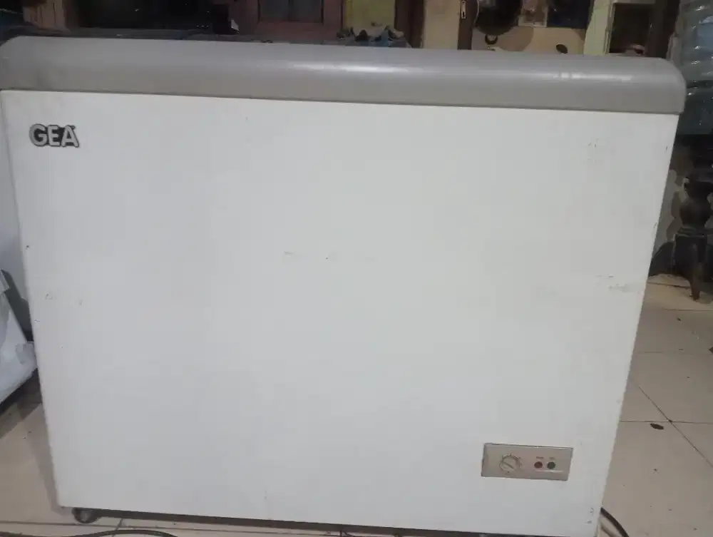 Freezer BOX SLEDING Merk GEA 200 Liter