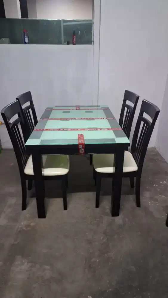 Jual murah Meja kursi makan merek hwang