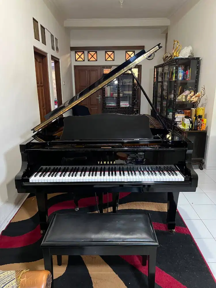 Grand Piano Yamaha C3 Nippon Gakki -  Terverifikasi Teknisi