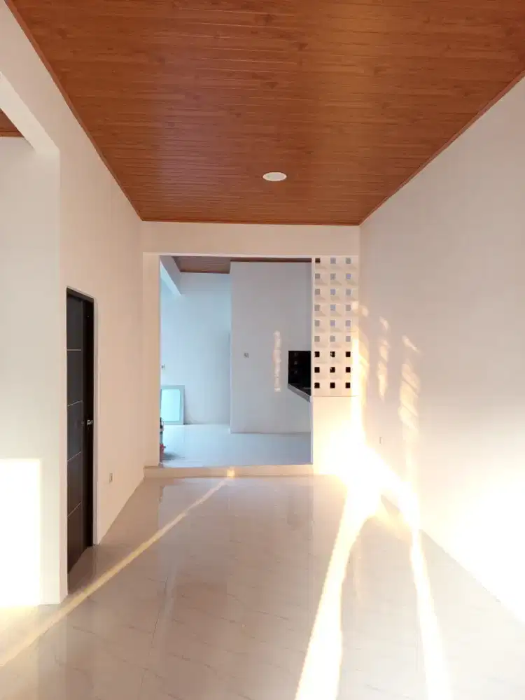 DIJUAL CEPAT - RUMAH BANGUNAN BARU