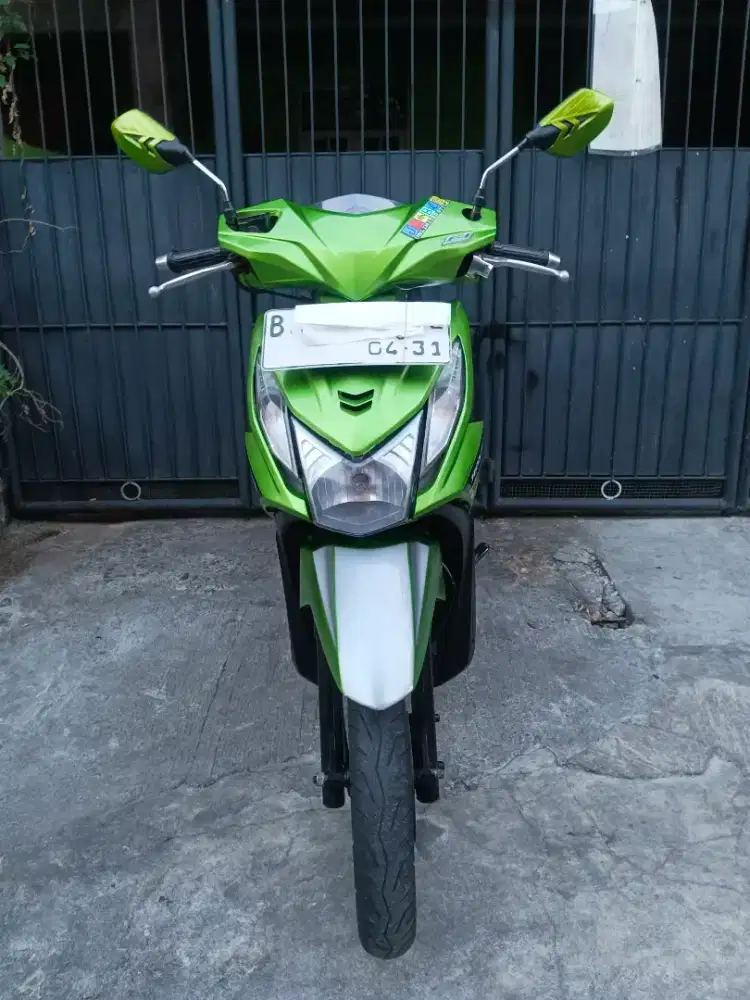 Dijual . Honda Beat fi Hijau THN 2013