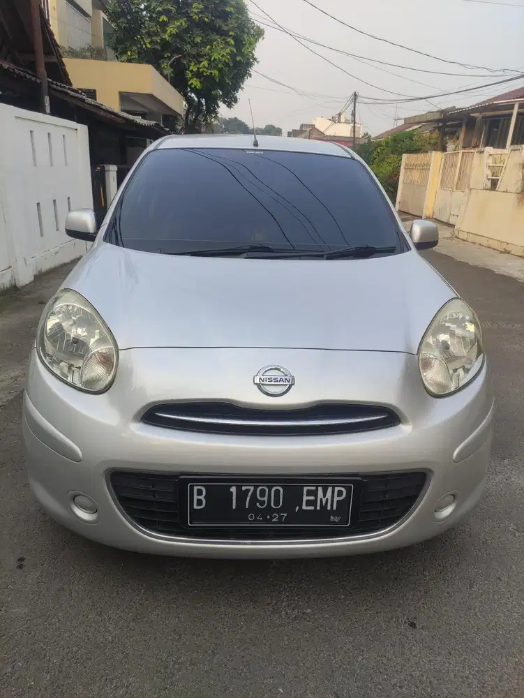 Nissan March 1.2 L MT 2012 KM Rendah