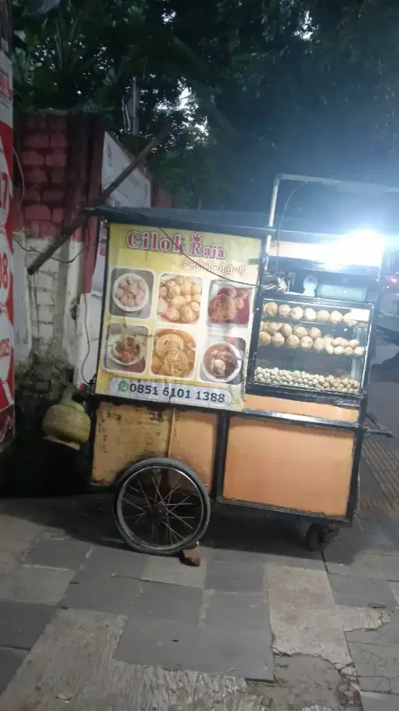 Di butuhkan karyawan untuk jualan cilok raja