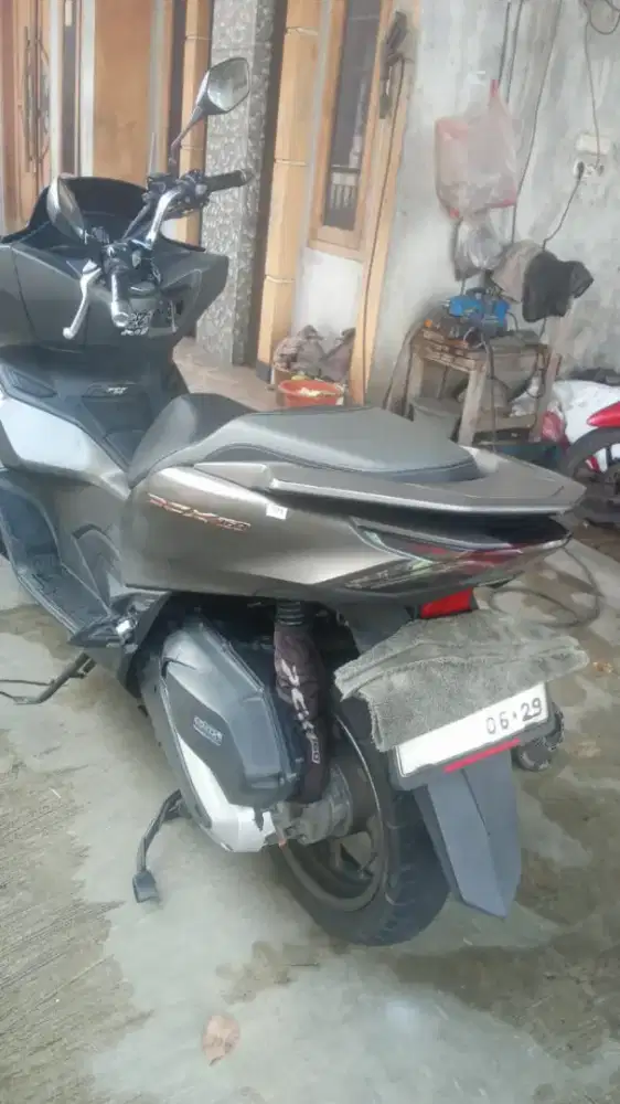 Di jual cepat honda pcx abs 160