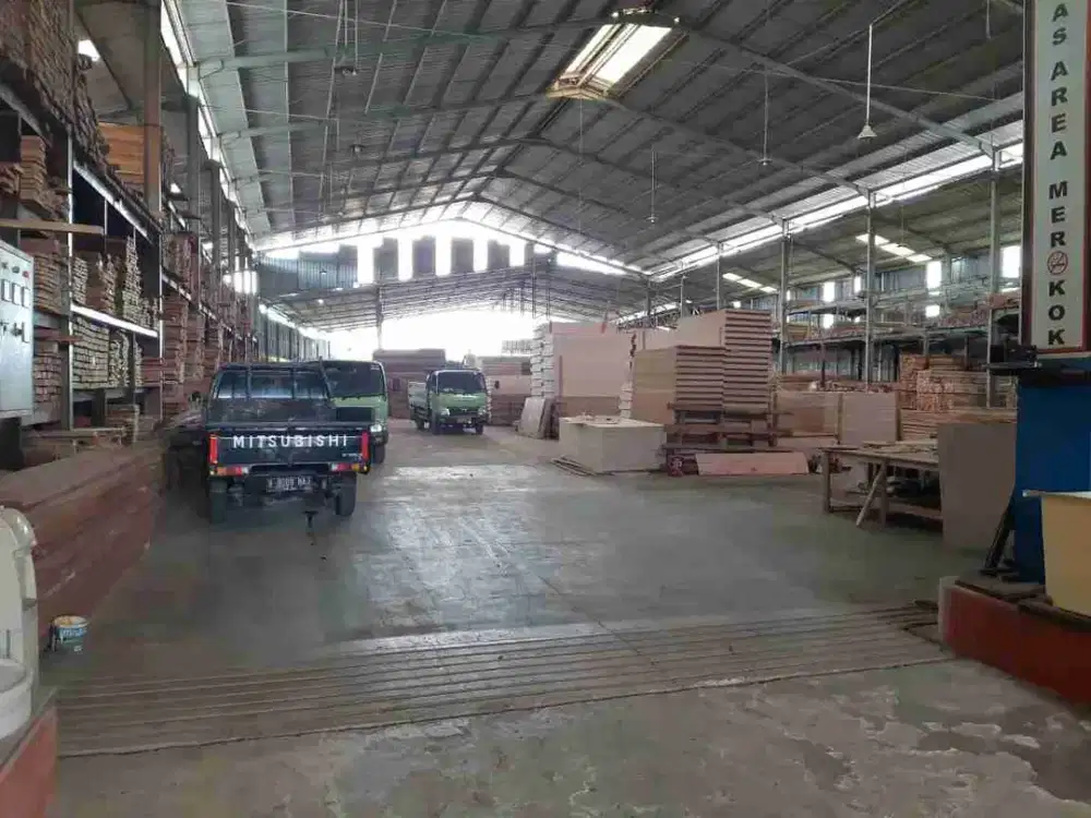 Dijual Gudang Jalan Raya Cisauk Tangerang