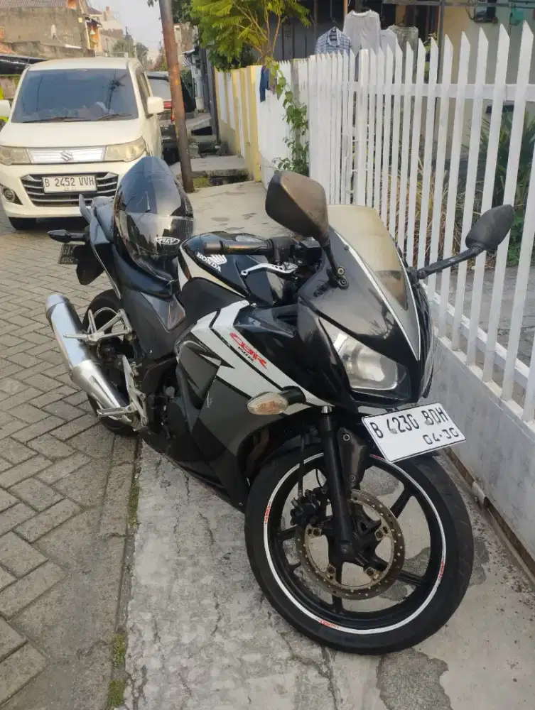 Jual cepat murah CBR 150R istimewa