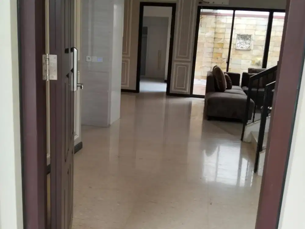 Dijual rumah semi furnish di  Jadeite Depark Bsd City