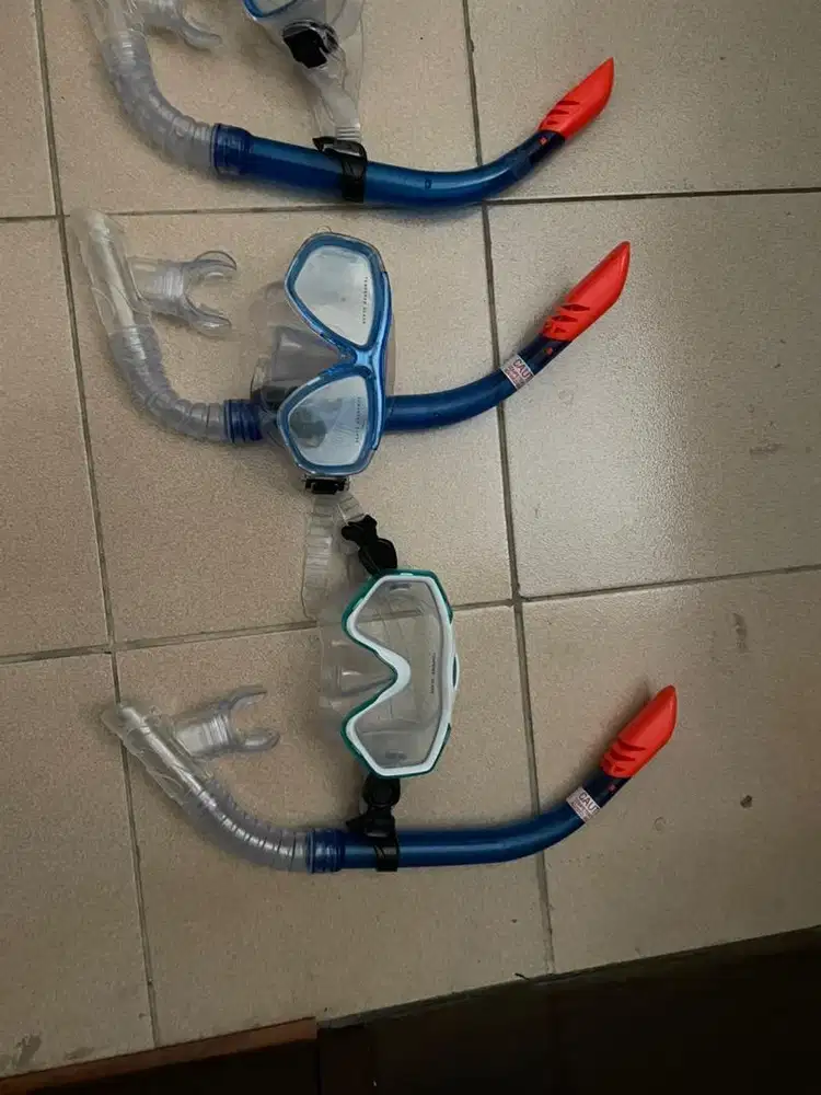 Kacamata renang