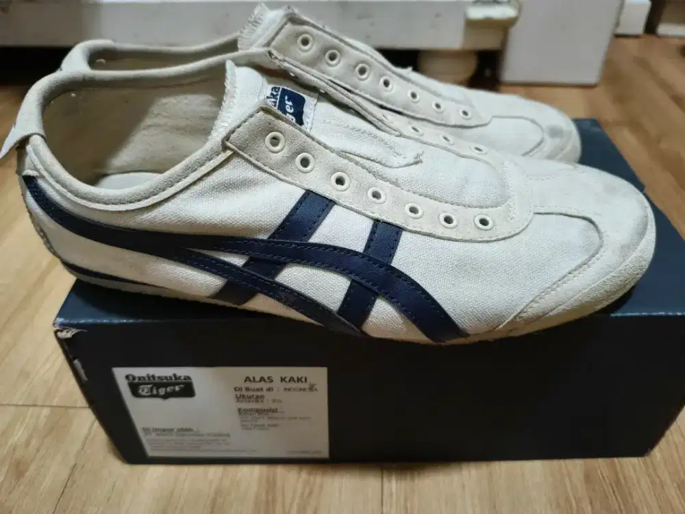 Sepatu Onitsuka Slip On