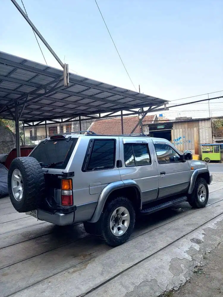 Nissan Terrano 2000 Bensin