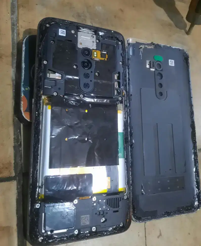 Mencari Handphone Rusak