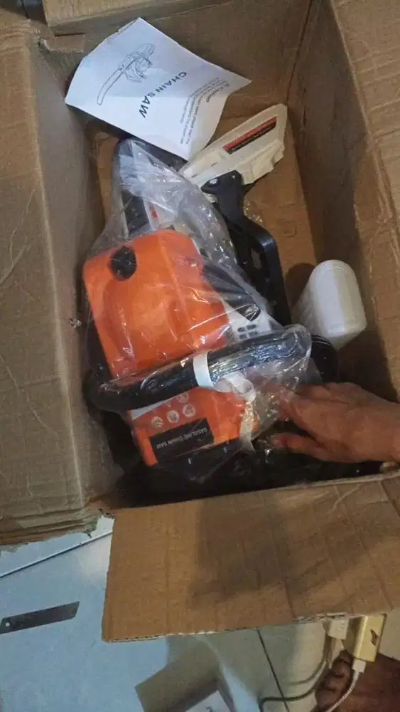 jual gergaji listrik masih baru