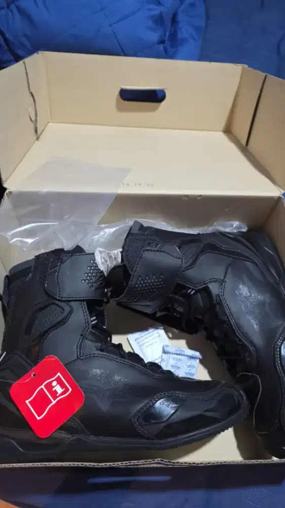 Sepatu alpinestars