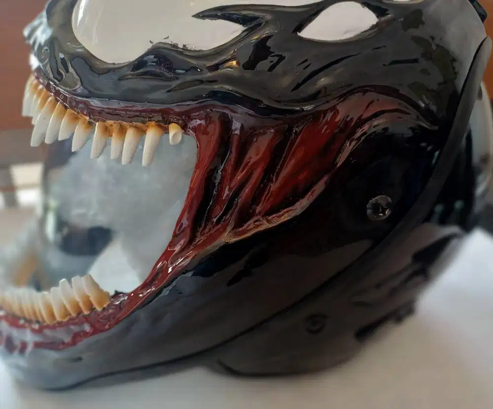 Helm Motor KYT Venom Custom 3D Fullface (Size XL)