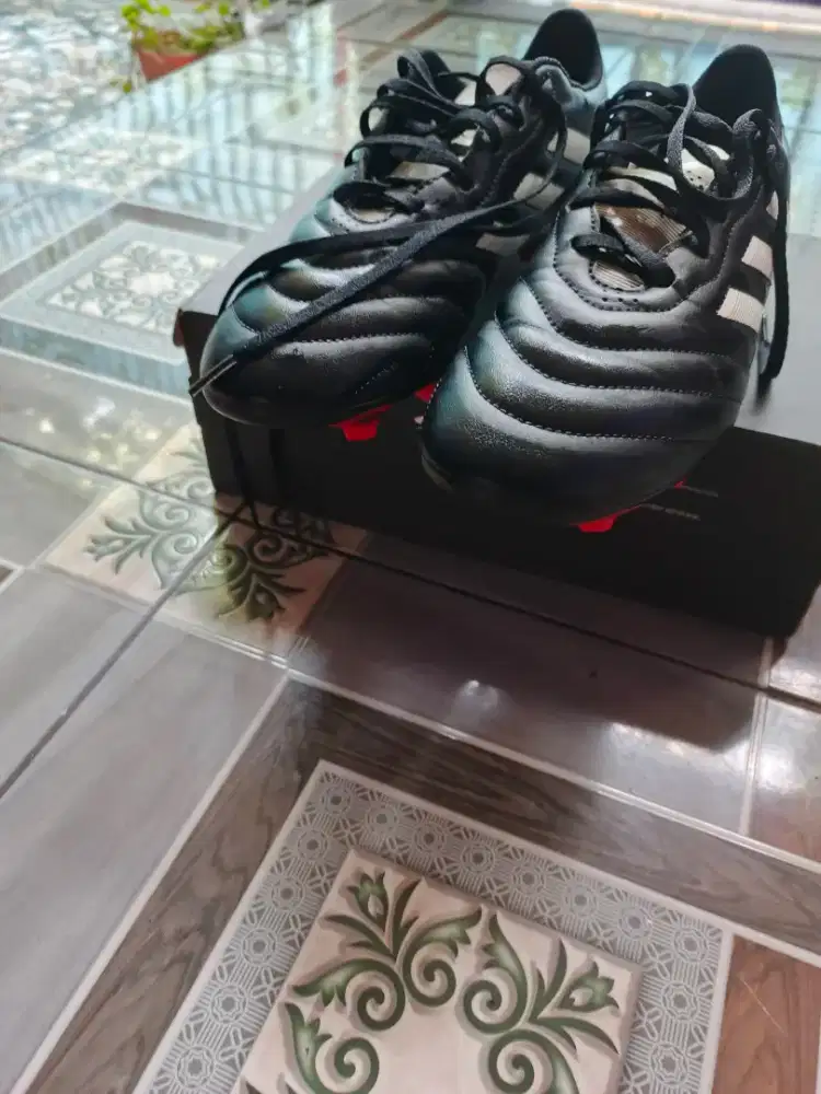 sepatu sepak bola