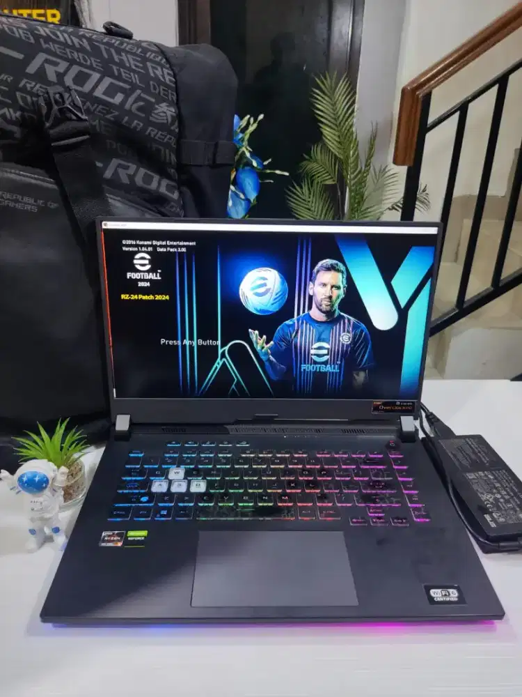 Laptop Super Gaming Desain Asus ROG Strix Ryzen 9 VGA Nvidia RTX