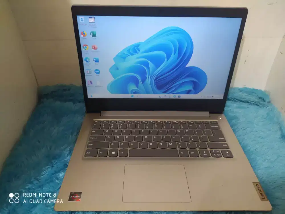 Lenovo IP Slim3/AMD RYZEN 7-3700u/RAM8/SSD256/VGA AMD RADEON RX VEGA10