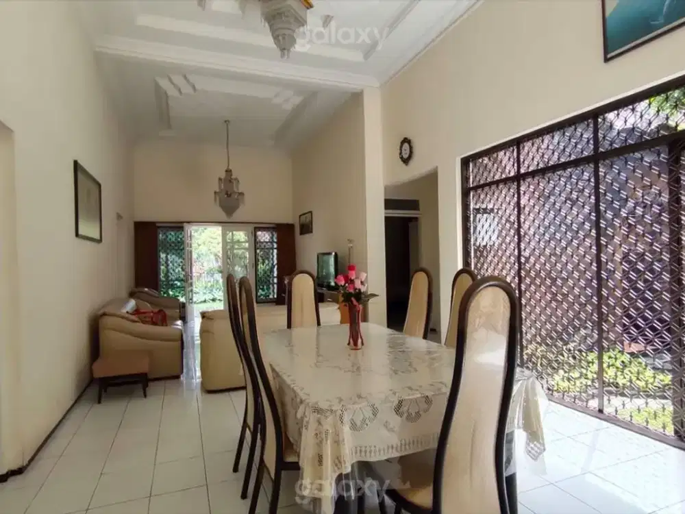 Rumah Mewah Lokasi Elit Kawasan Ijen Malang Kota GMK04062