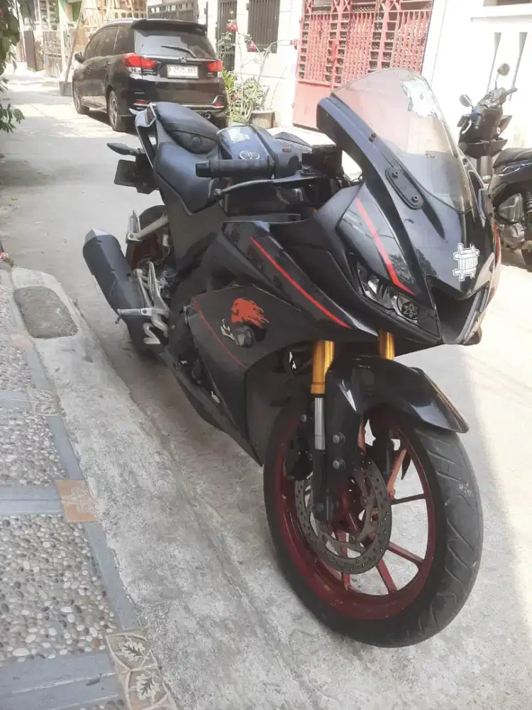 Yamaha R15 2018 ss lengkap mesin bagus, kilometer 18 ,plat Bekasi Kab