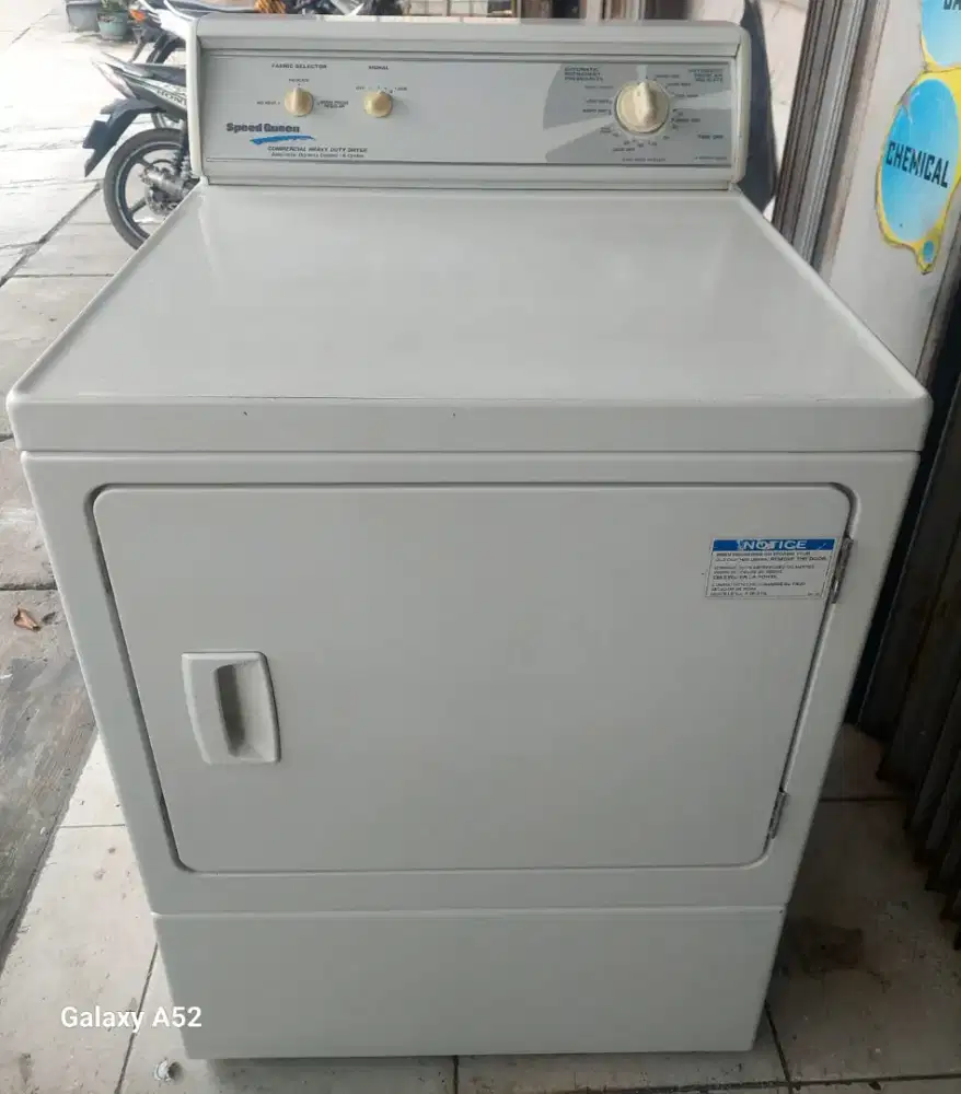 Menjual perlengkapan mesin laundry