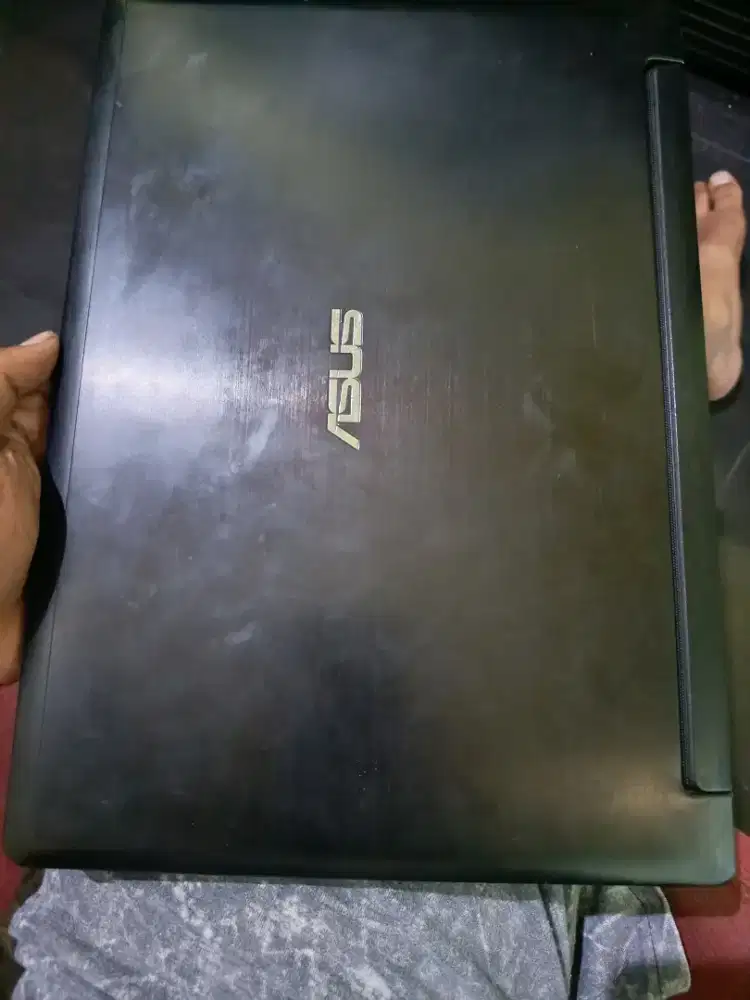 Laptop Asus I5 kondisi normal