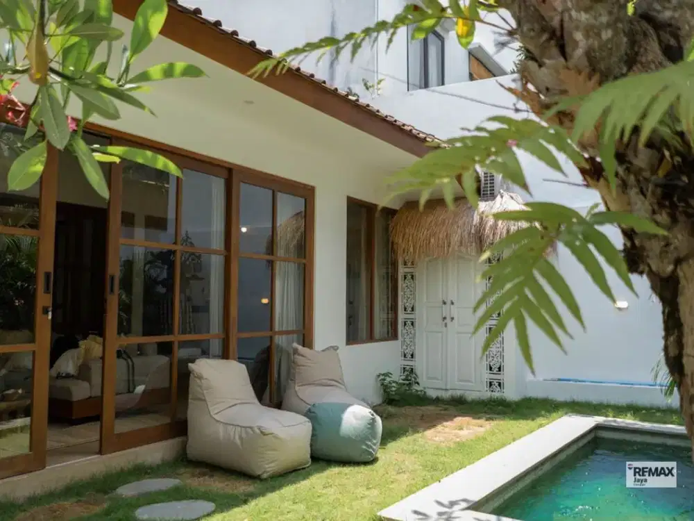 Stylish Tropical Villa With 13-Year Leasehold In Canggu