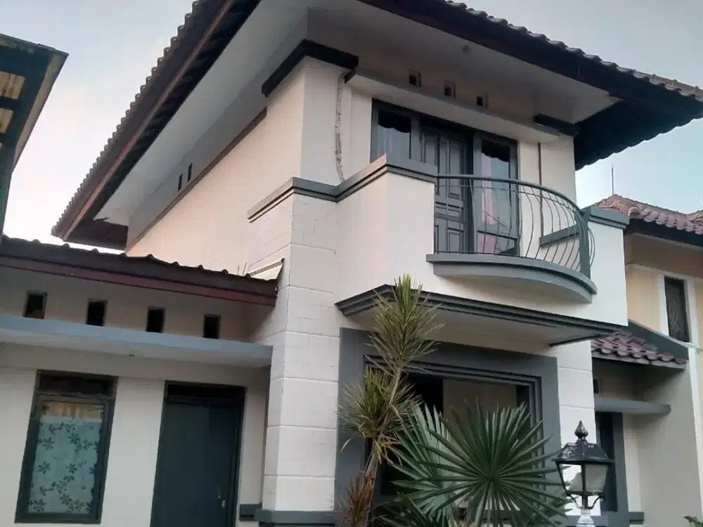 Disewakan Rumah Strategis , Siap Huni Di Tatar Wangsakerta Kota Baru Parahyangan