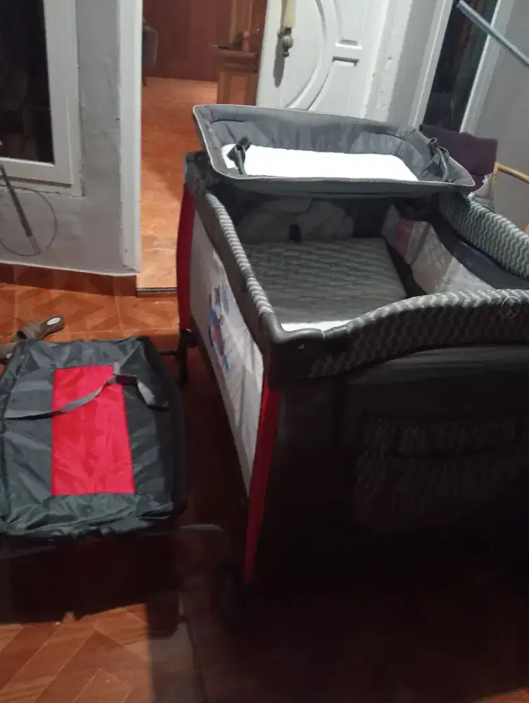 tempat tidur bayi