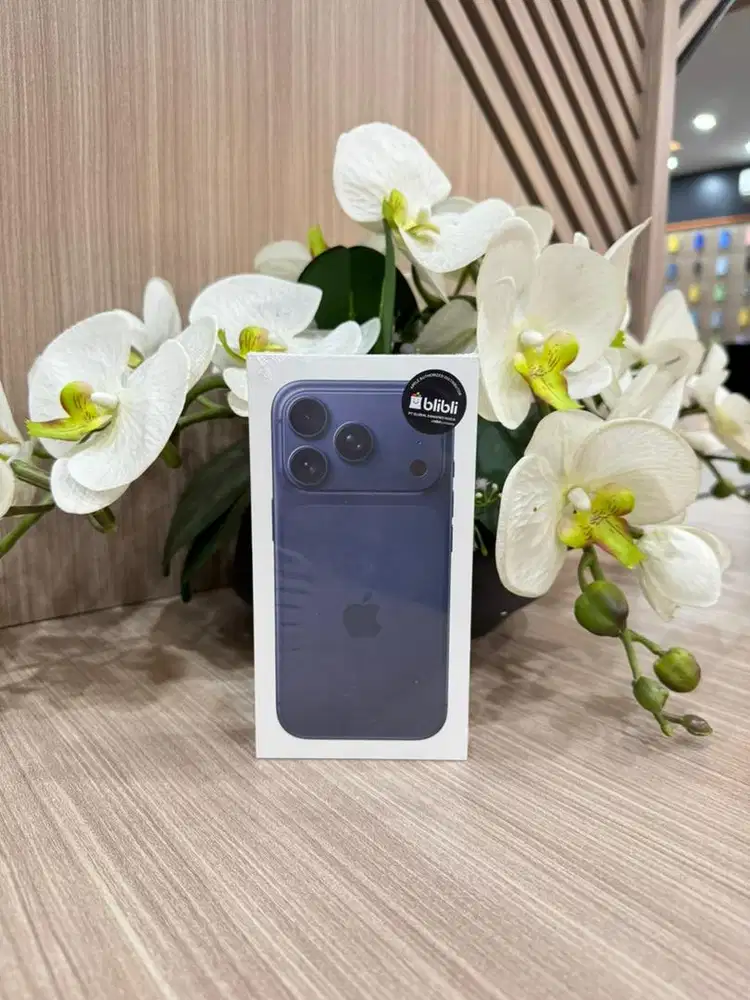 Iphone 17 pro 256gb deep blue brand new