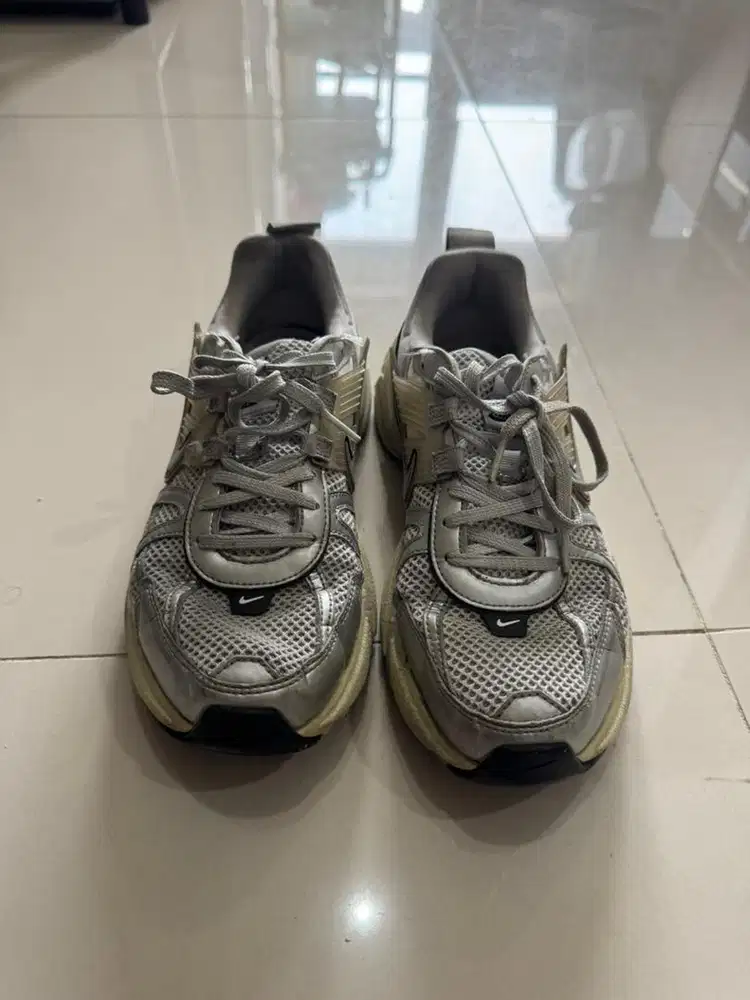 Sepatu Ori Nike V2K Run Metallic Silver 37-38