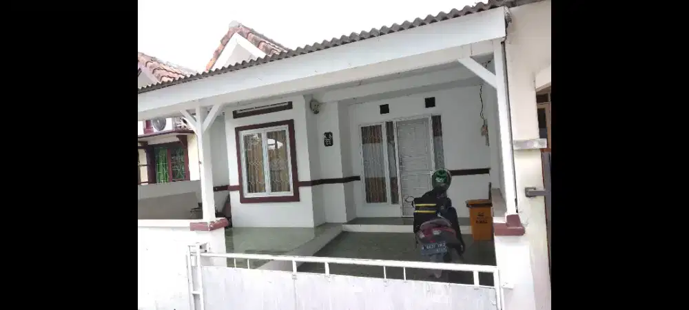 Dikontrakkan Sangat Murah Rumah Aman Nyaman dekat Taman