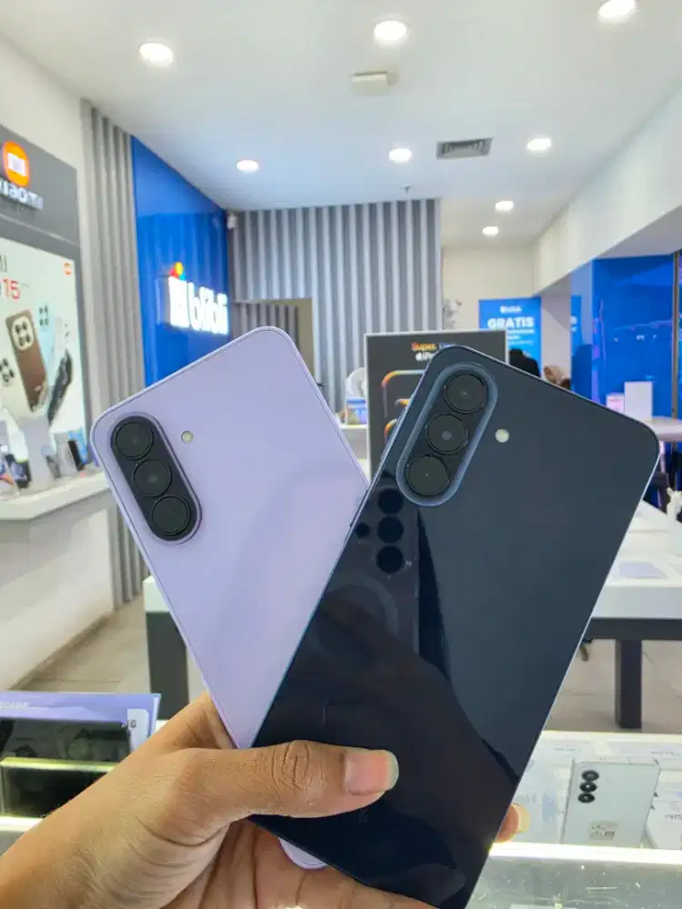 SAMSUNG A57 FREE BUDS CORE