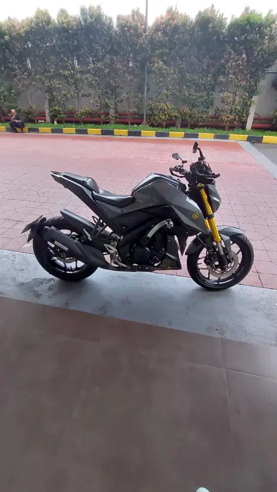 Motor Yamaha Xabre 150cc Naked bike