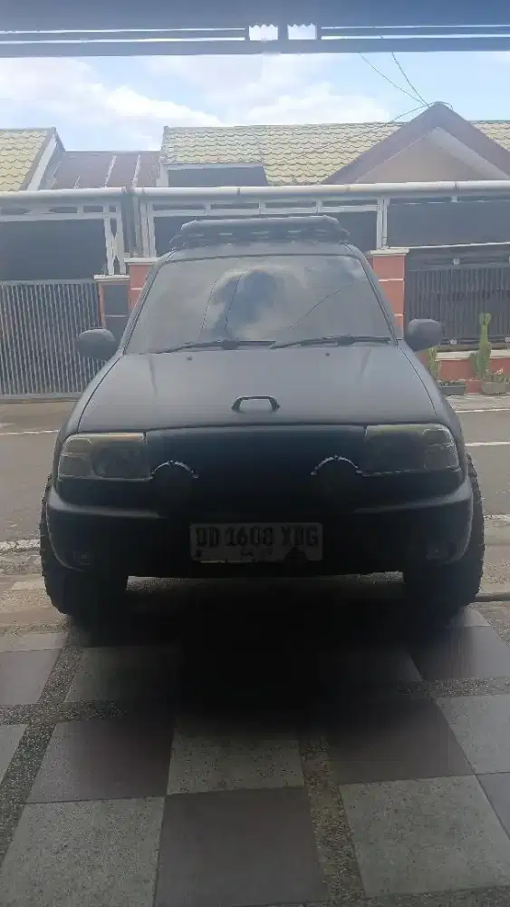 Jual escudo tahun 2005 1.6