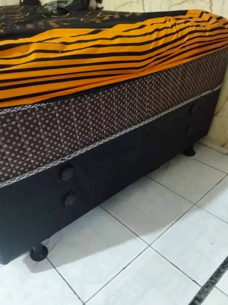 Kasur bekas masih layak tinggal pakek