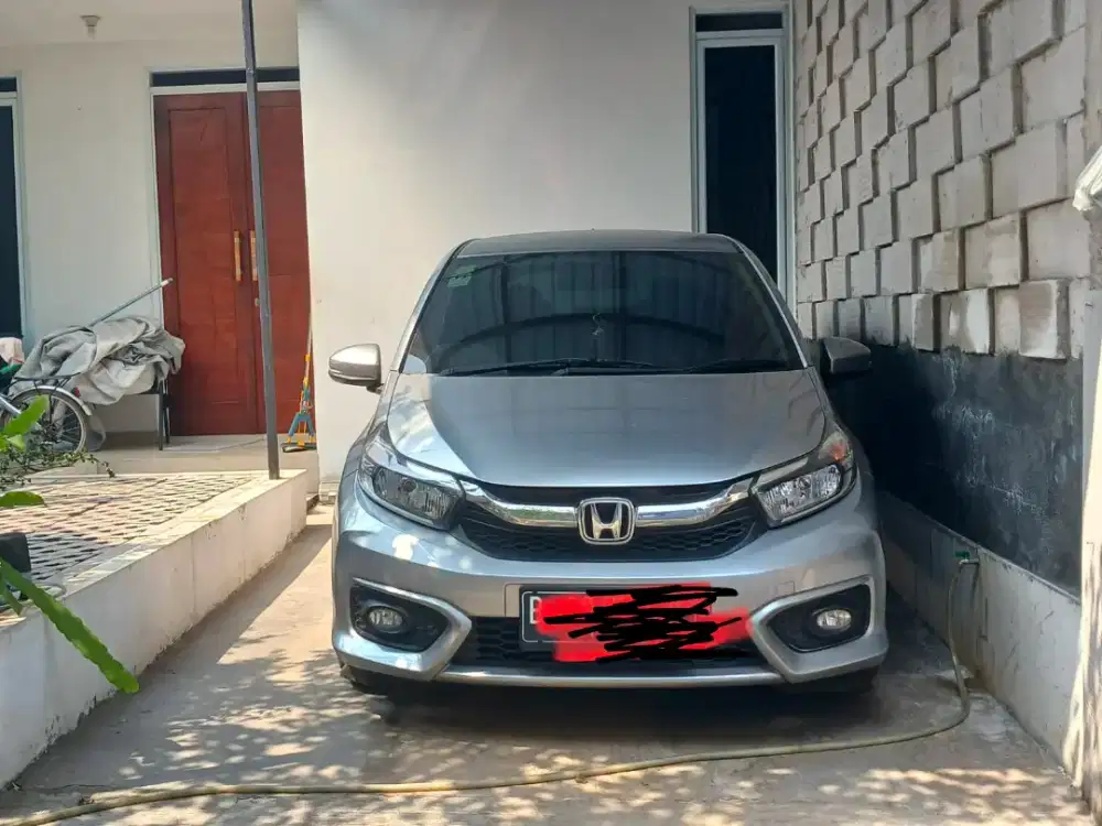 Di jual mobil Brio