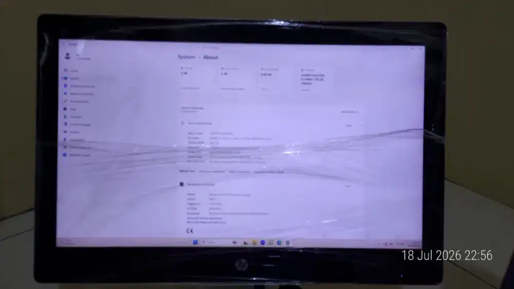 KOMPUTER HP ALL IN ONE PAVILION MODEL 23-q020d