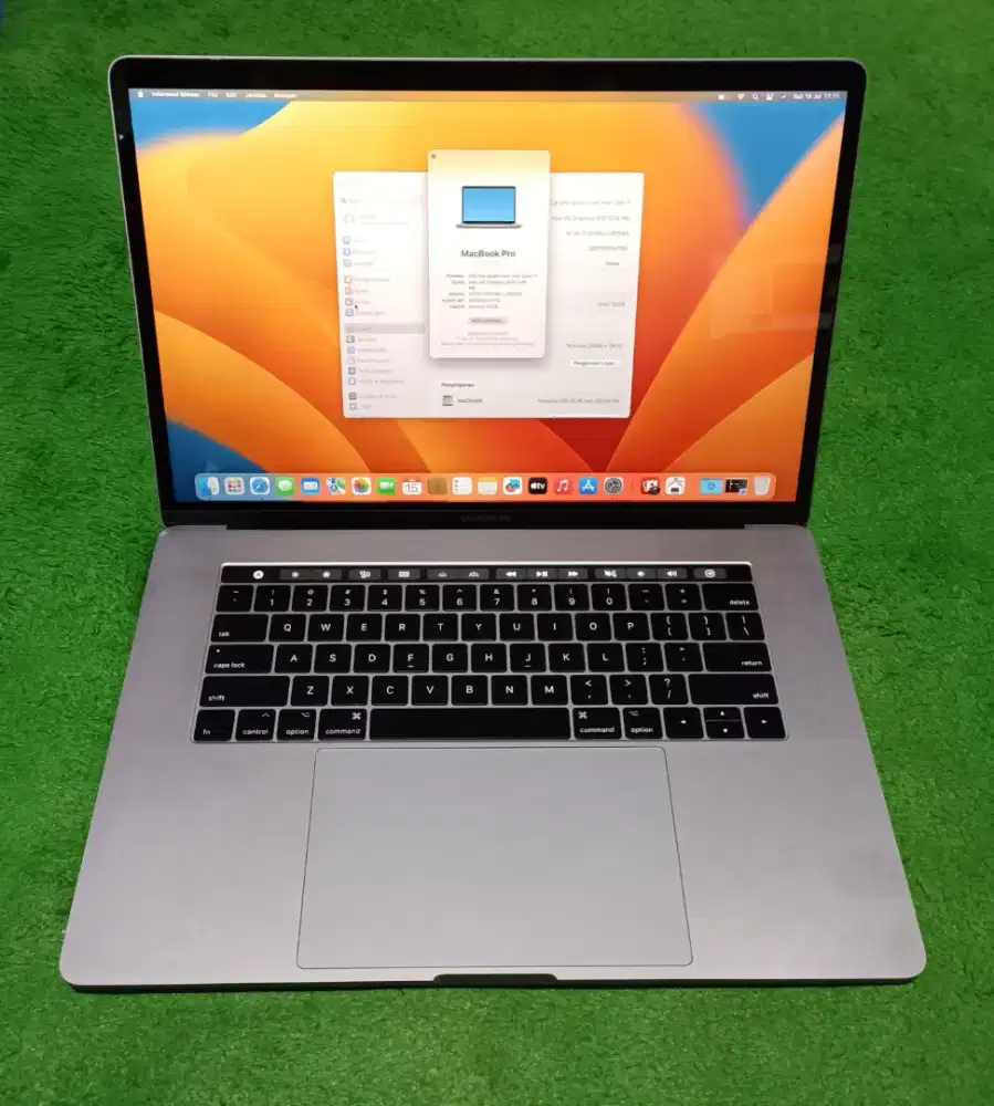 Apple Macbook Pro 2017 15inch i7 16/256 Grey Touchbar Dual VGA Murah