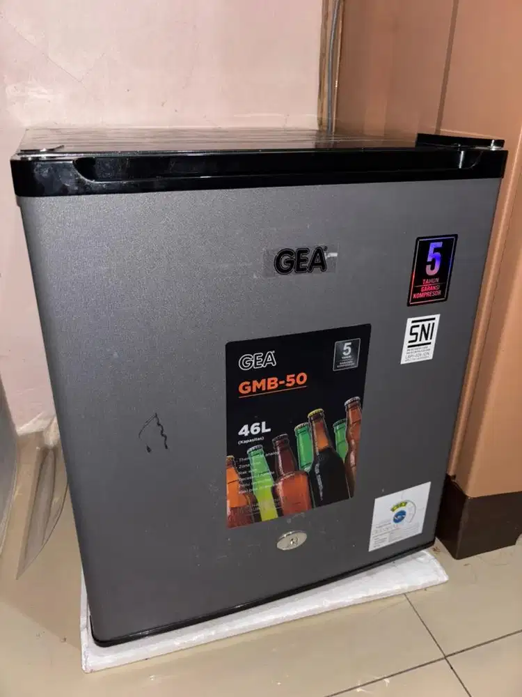 Kulkas Mini Portable GEA