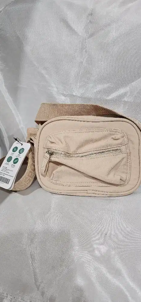 Tas kompek / pocket merk passport