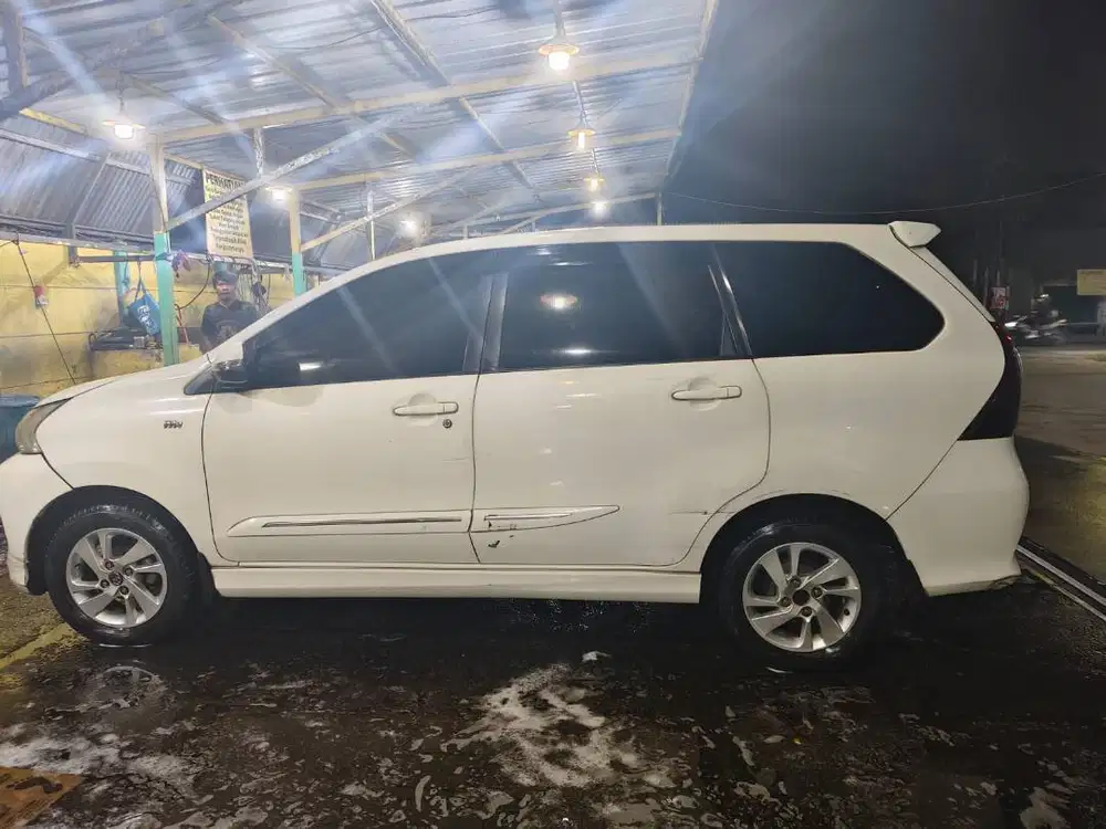 DIJUAL MURAH MOBIL TOYOTA  AVANZA VELOZ