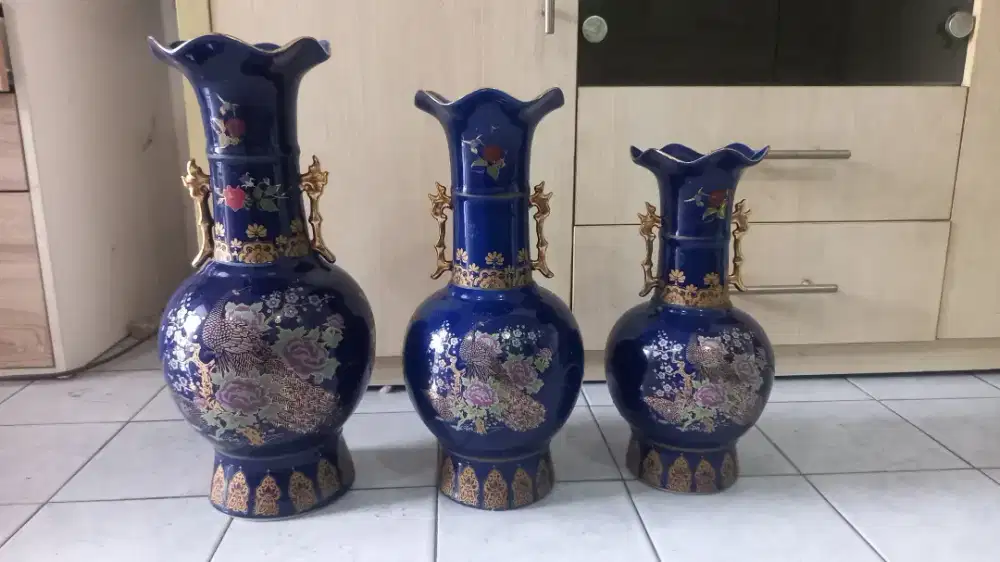 Guci pajangan 1 set