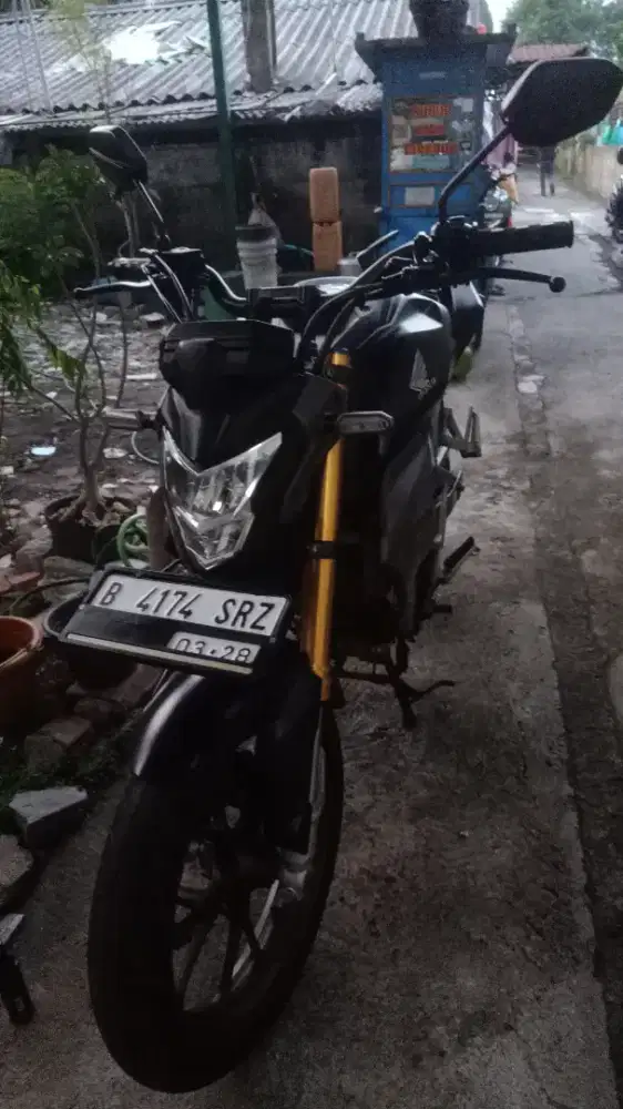 JUAL SANTAI CB150R