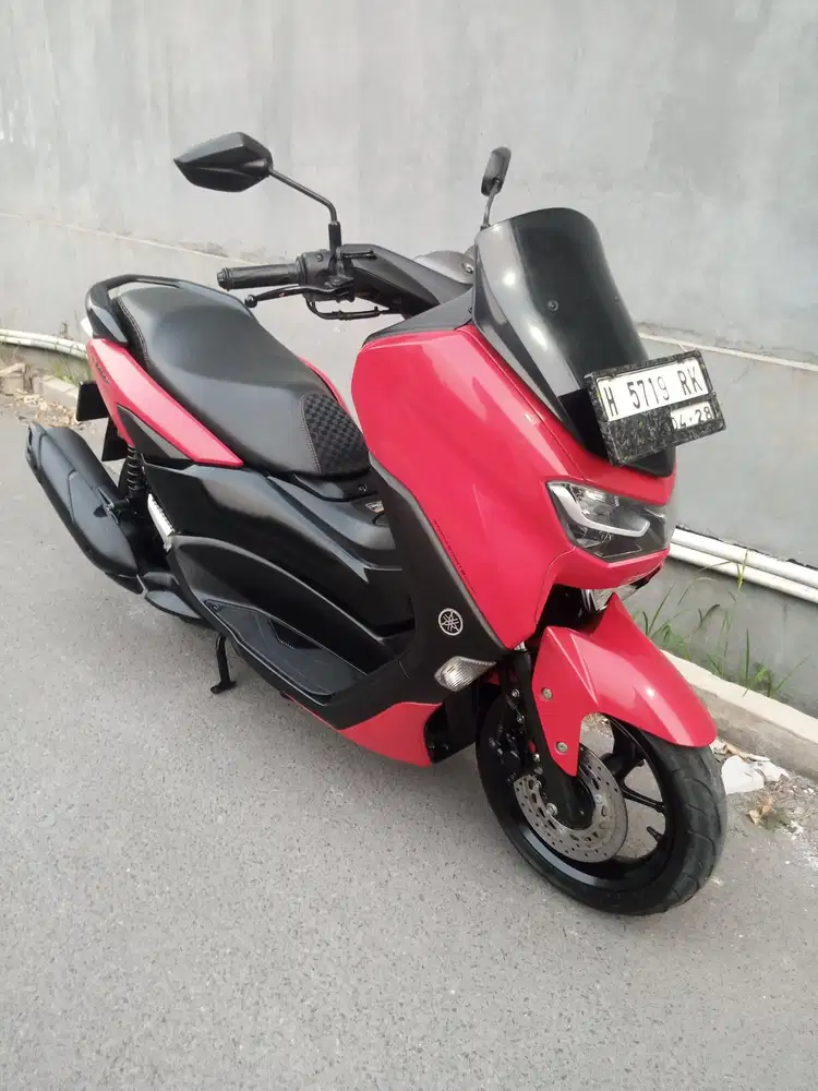 Yamaha N max 2023 merah