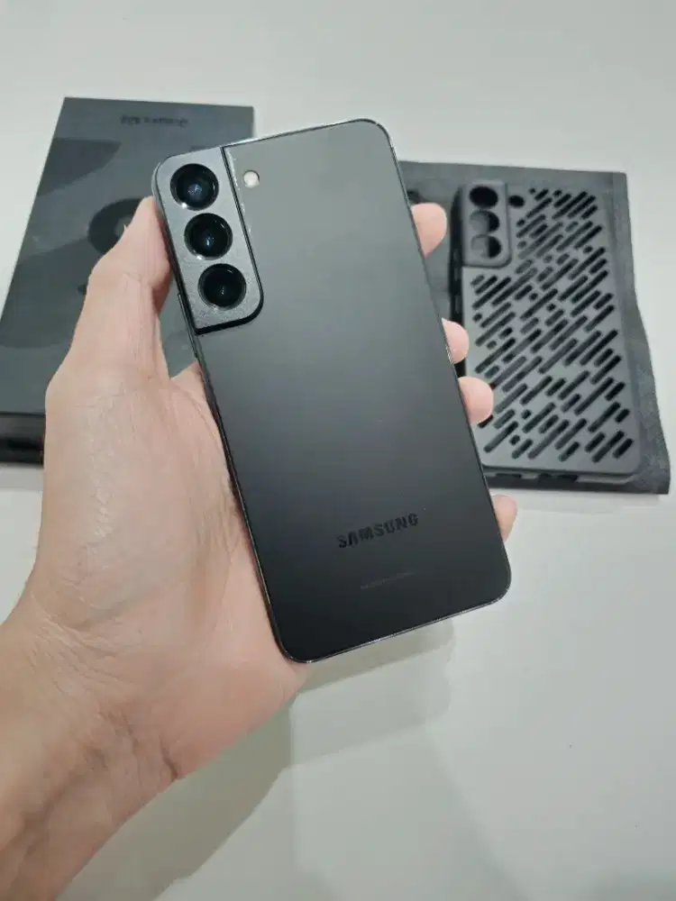 Samsung s22 5g 8/128gb