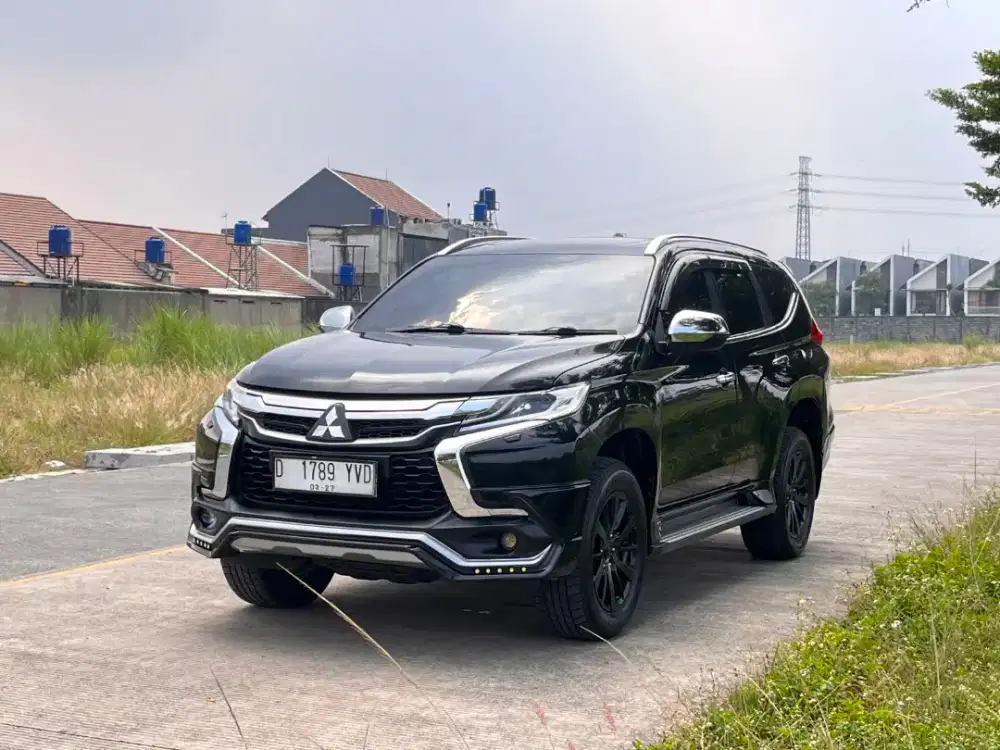 Pajero sport Dakar matic Diesel 2017 Hitam