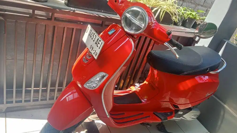Dijual cepat Vesmat vespa matic merah
