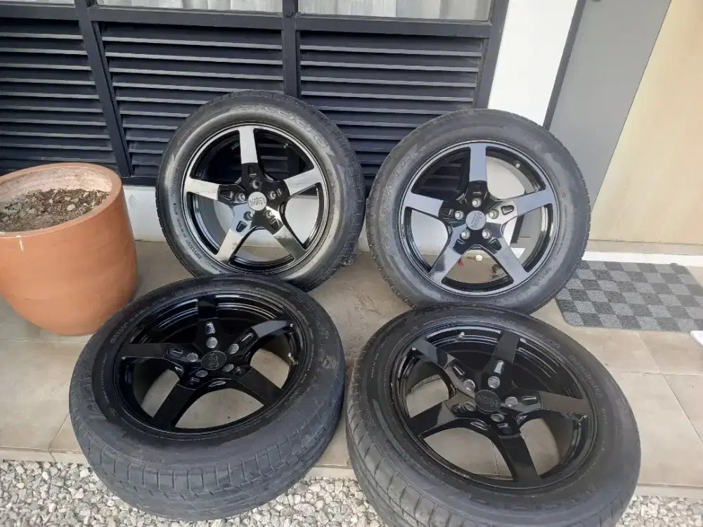Jual cepat vleg ring 18 bekas inova  bisa di nego